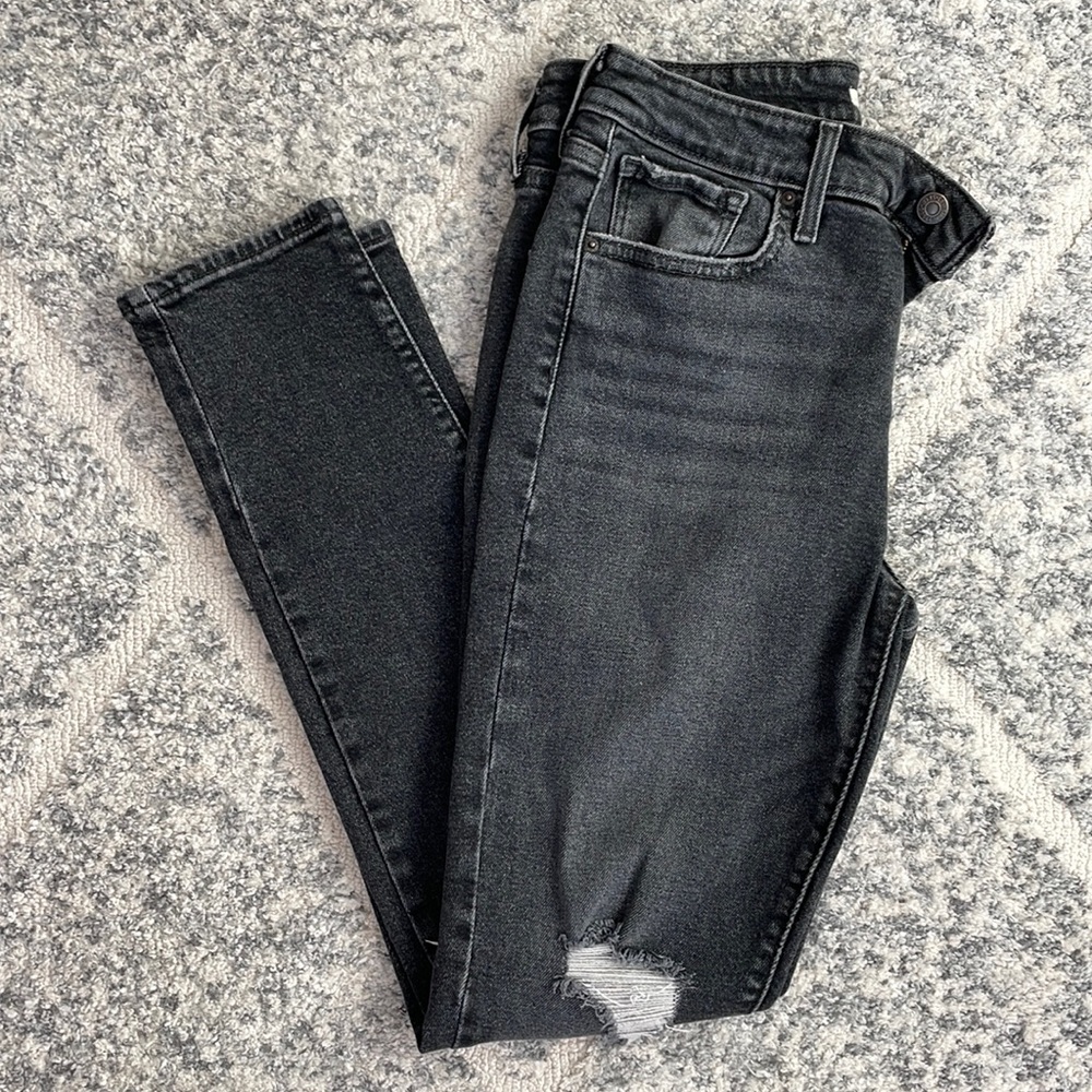 Levi's 721 Distressed Skinny Jeans
